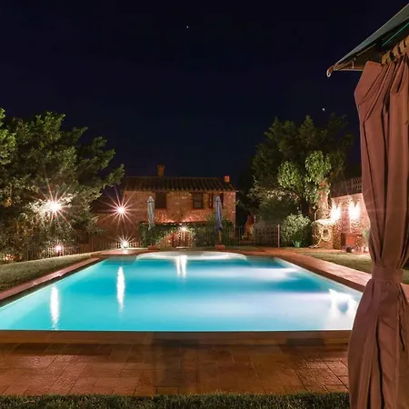 Villa Sleeps 10 Pool Wifi *