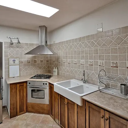 Sleeps 10 Pool Wifi * Fabro